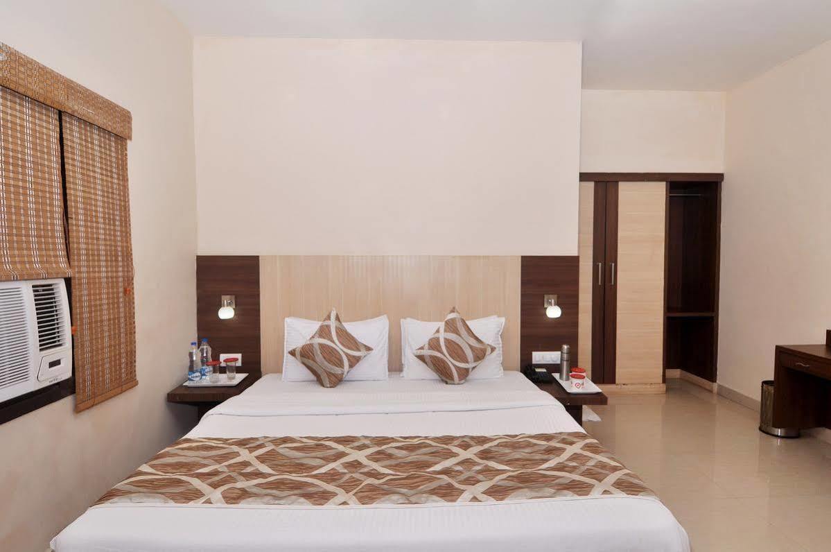 Sivamurugan Hotel Kumbakonam Exterior foto