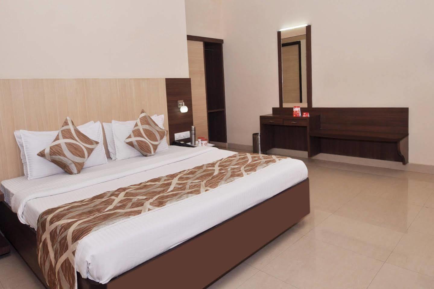 Sivamurugan Hotel Kumbakonam Exterior foto