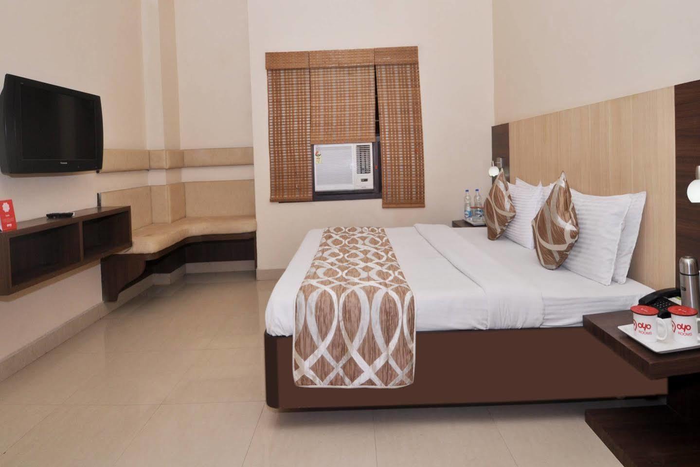 Sivamurugan Hotel Kumbakonam Exterior foto